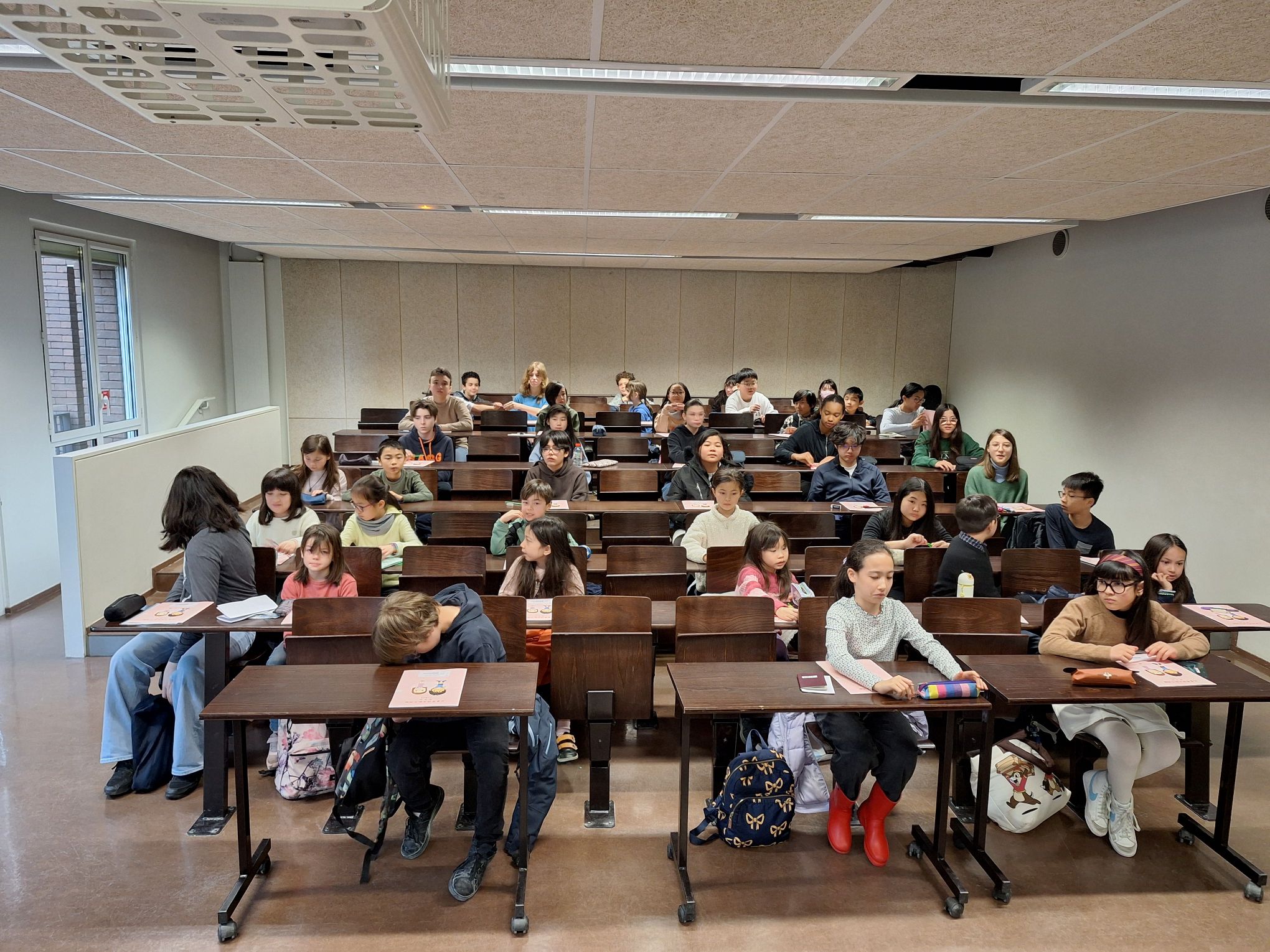 書硯藝術文化學校在巴黎東方語文學院踴躍參加兒童華測CCCC