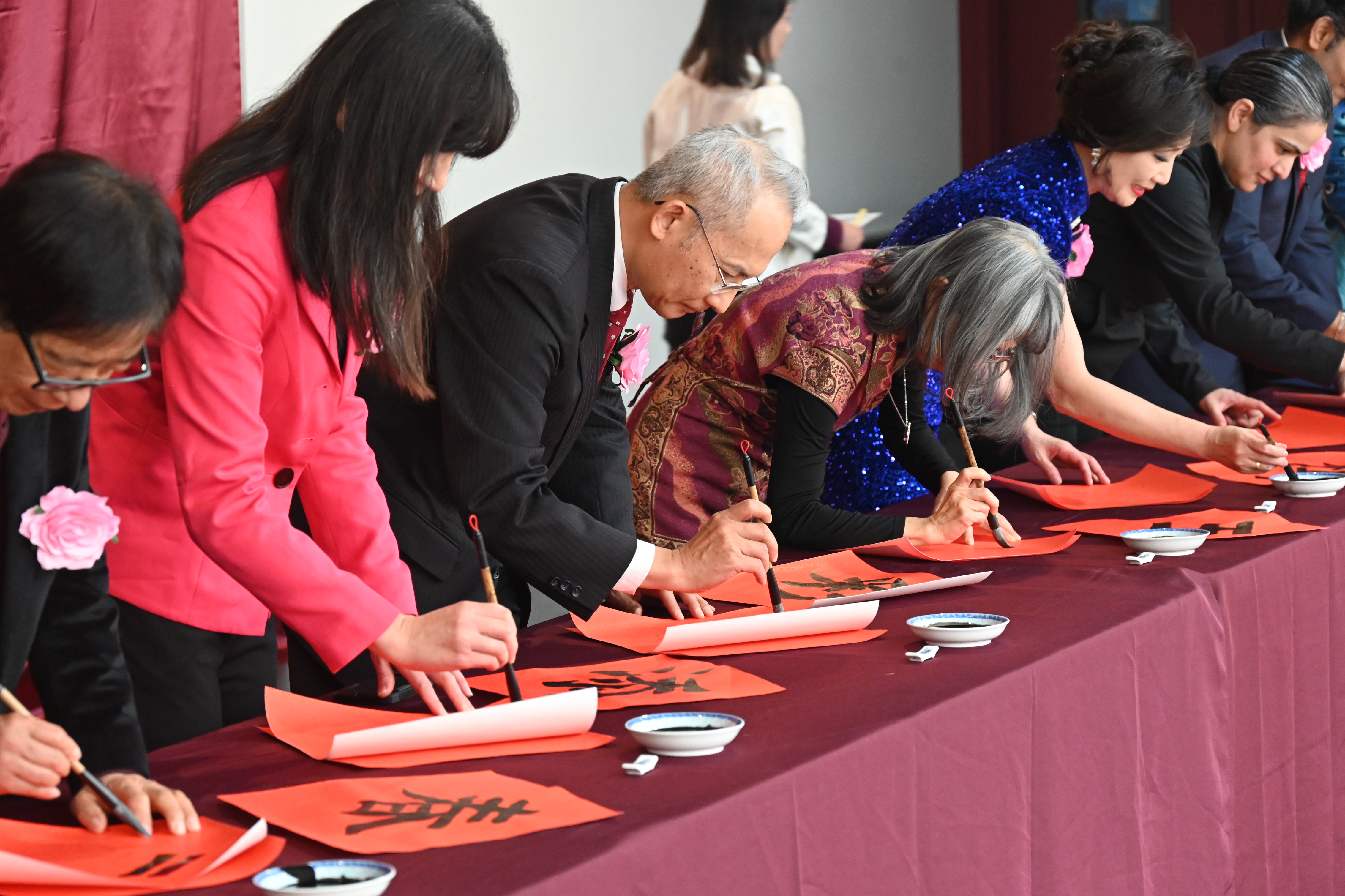 現場貴賓揮毫
