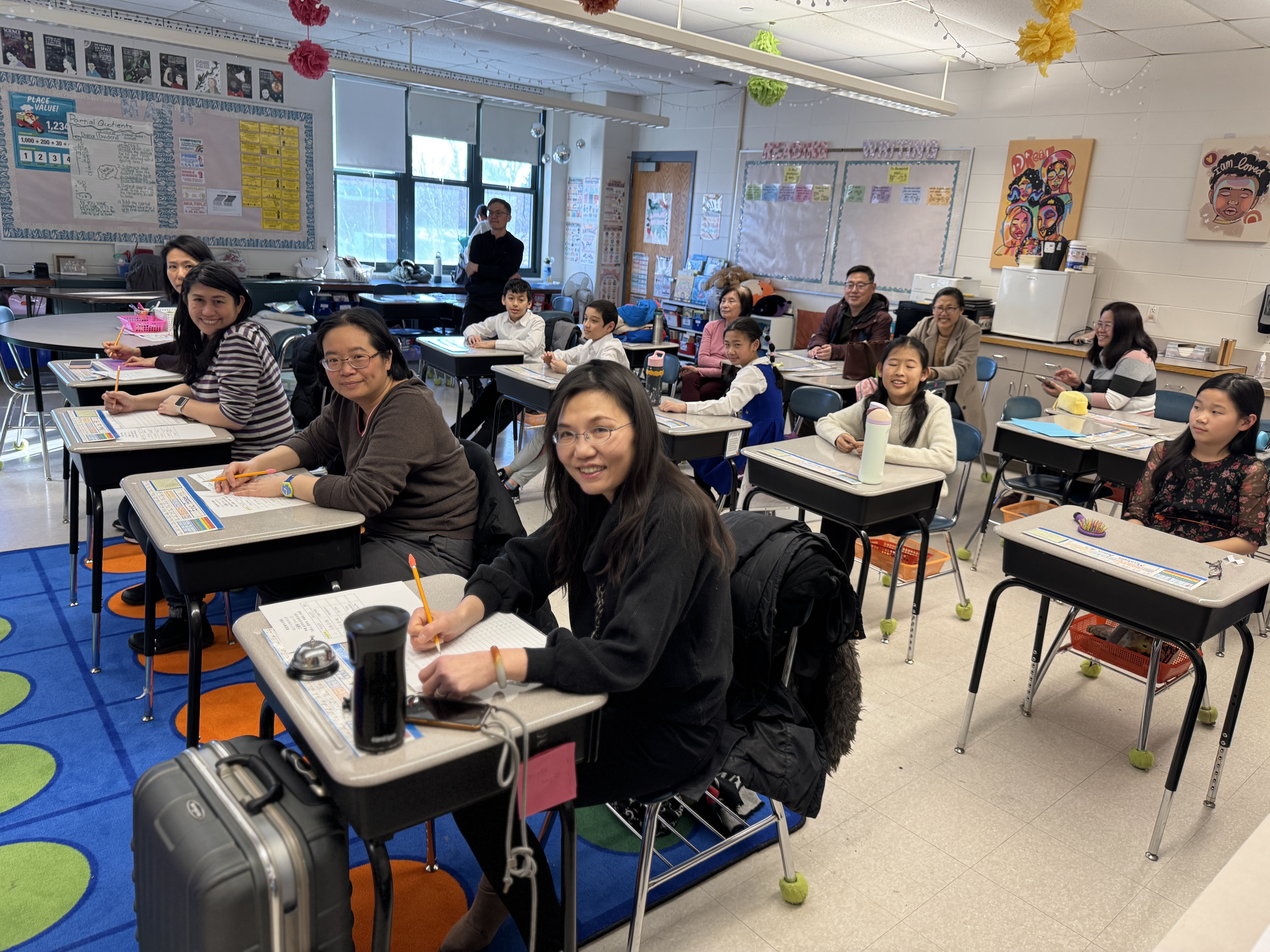 十歲組評審和參賽小朋友合影