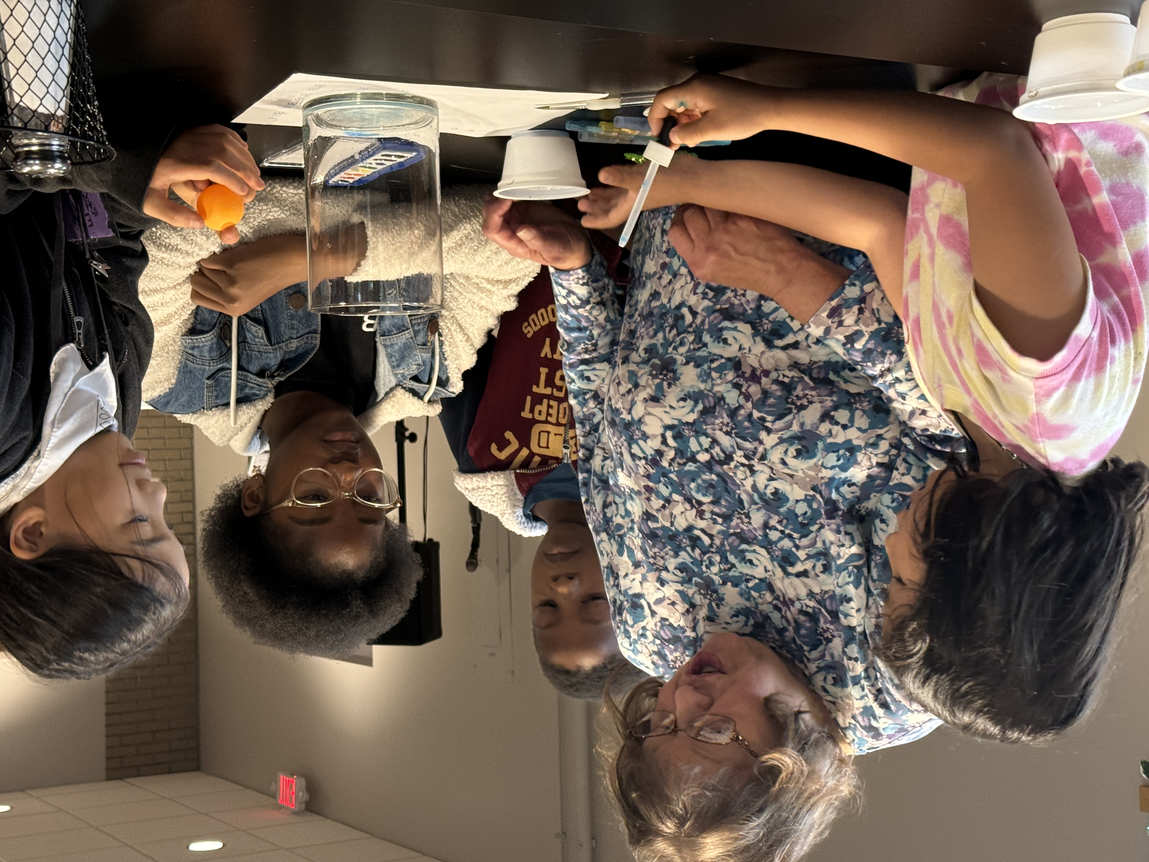 黛比老師解釋水彩原理