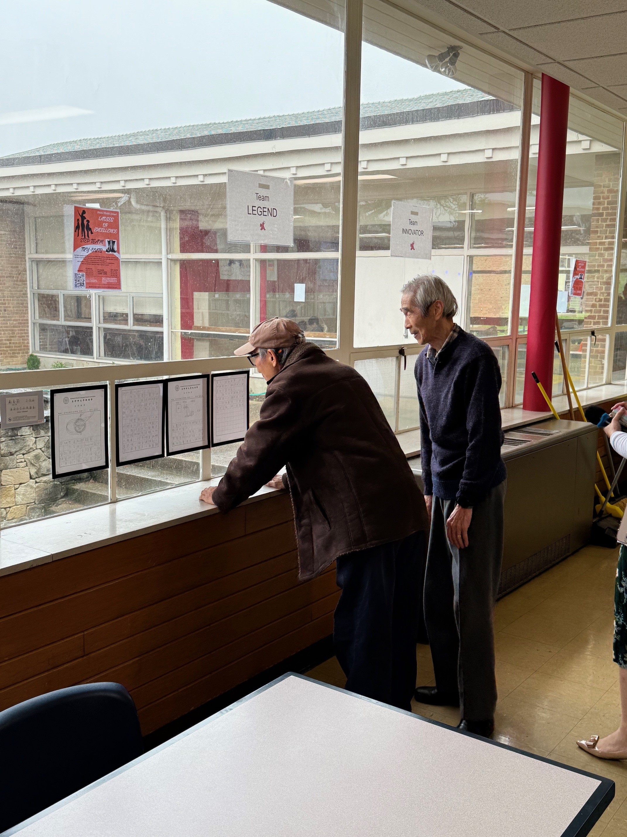 台灣同鄉會會員參觀寫作觀摩作品