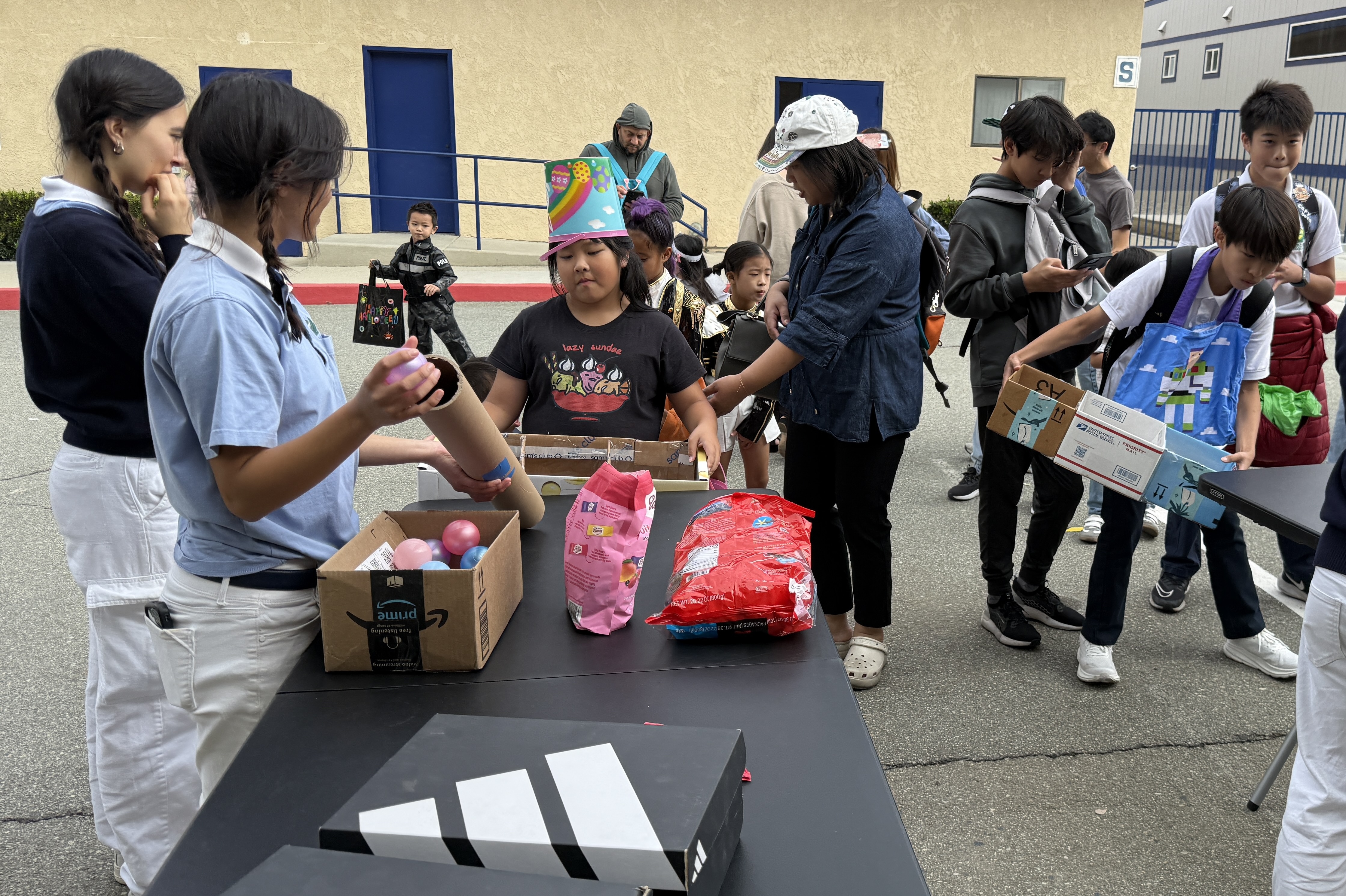 讓不要的紙捲筒，成為遊戲區好玩的道具