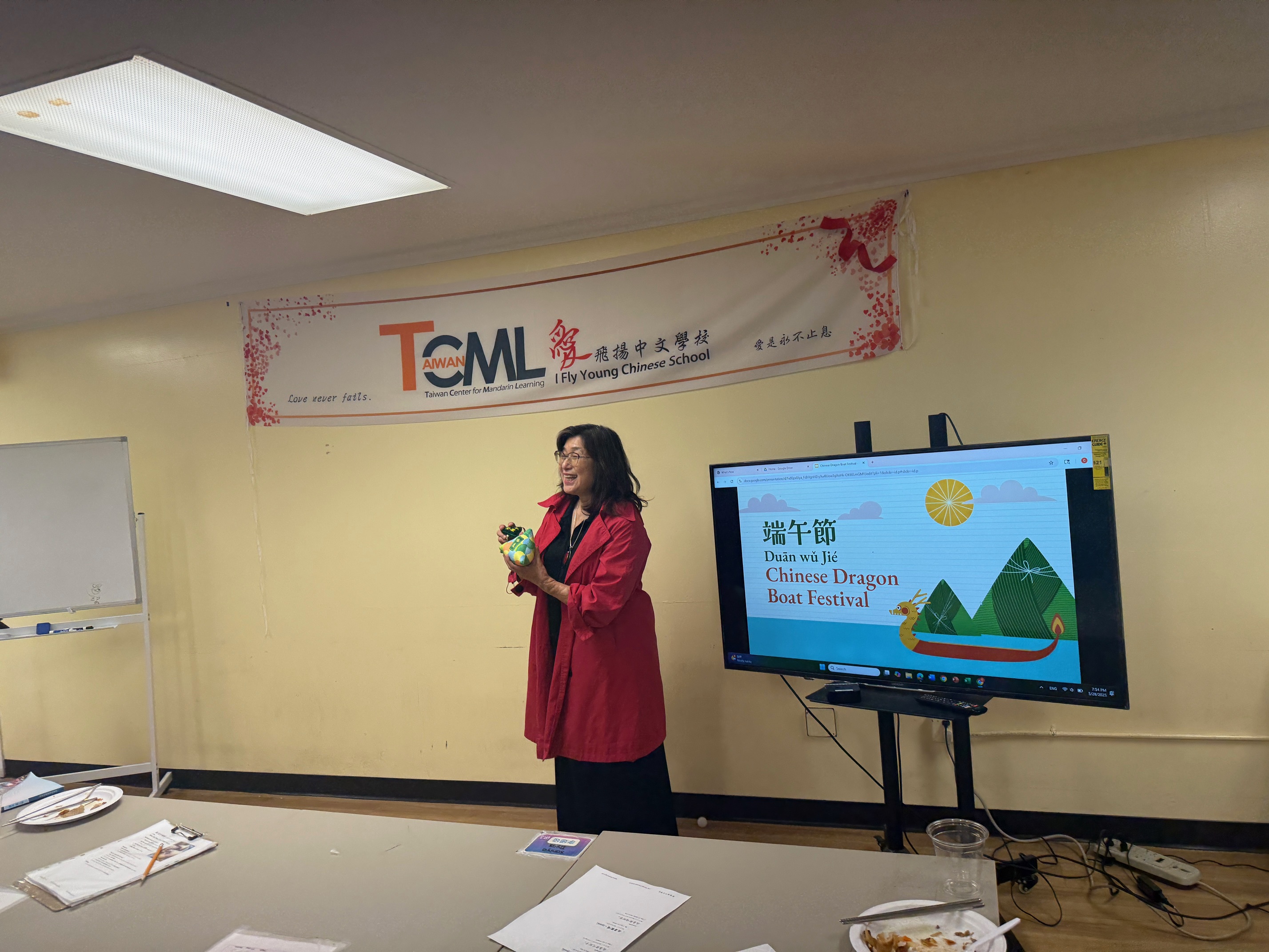 校長講解端午節由來