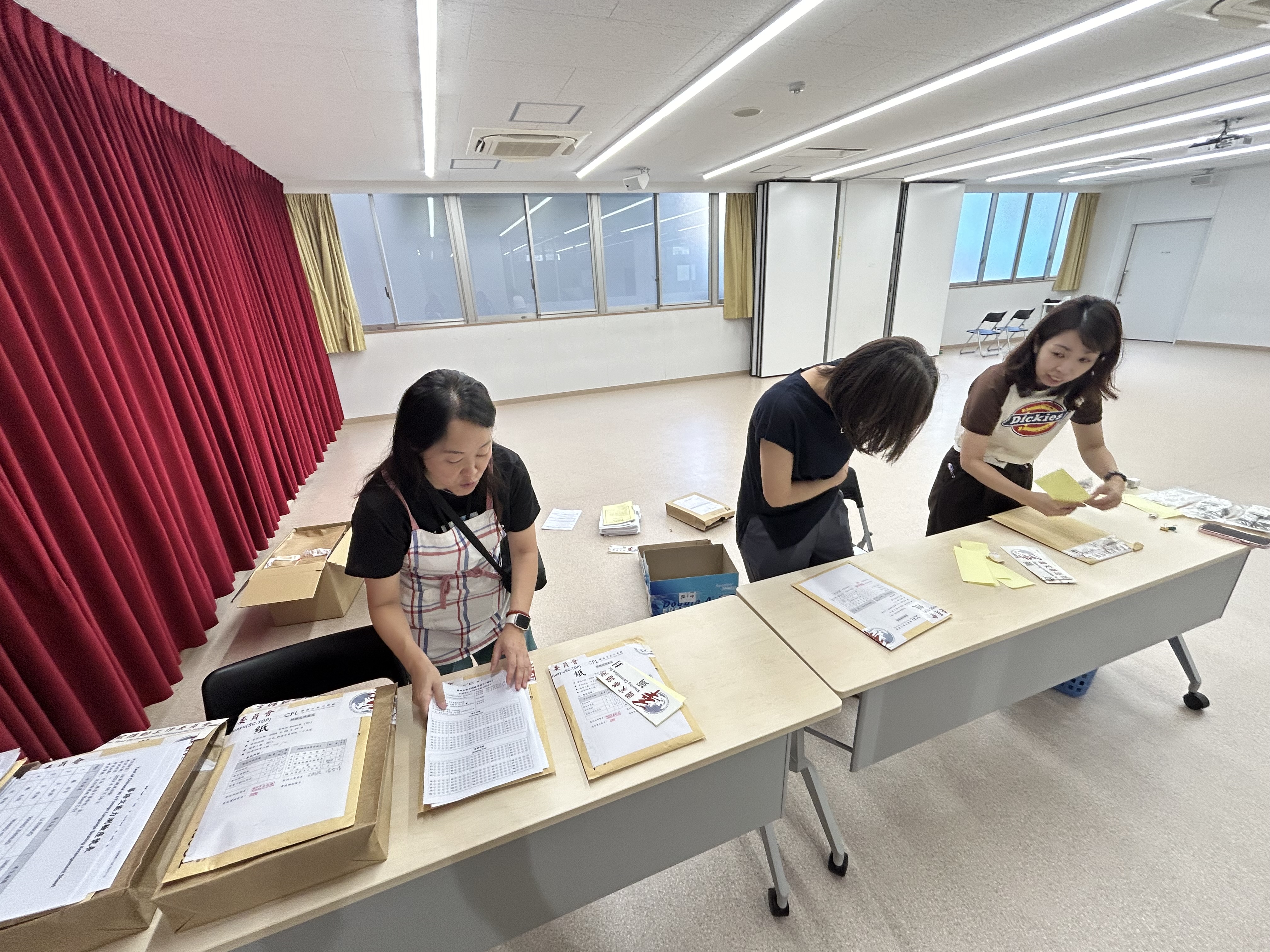 回收考卷，並檢查是否有未回收卷。