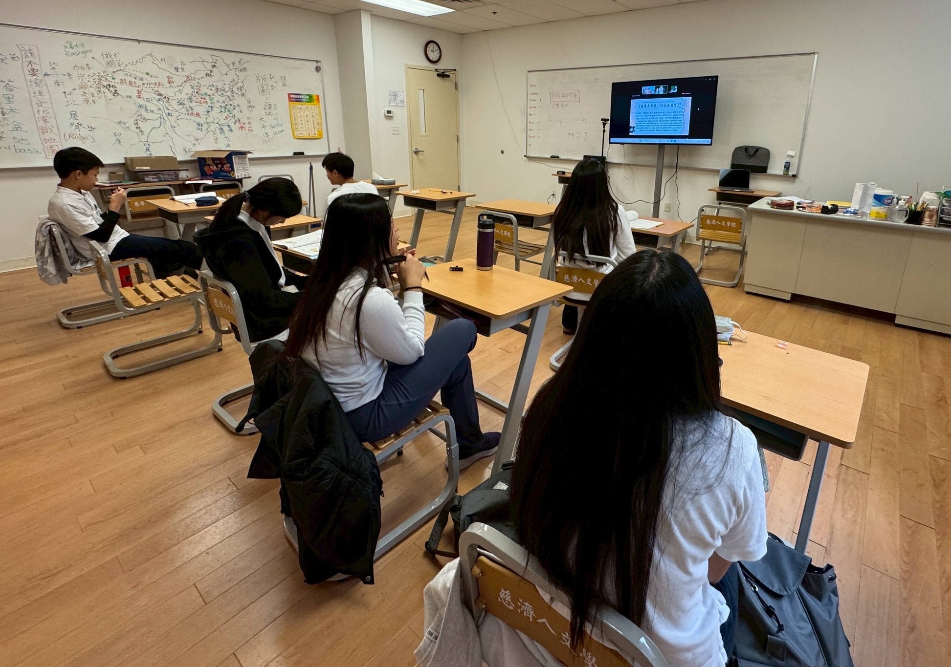 慈大老師與八九靜學生做靜思語的分享