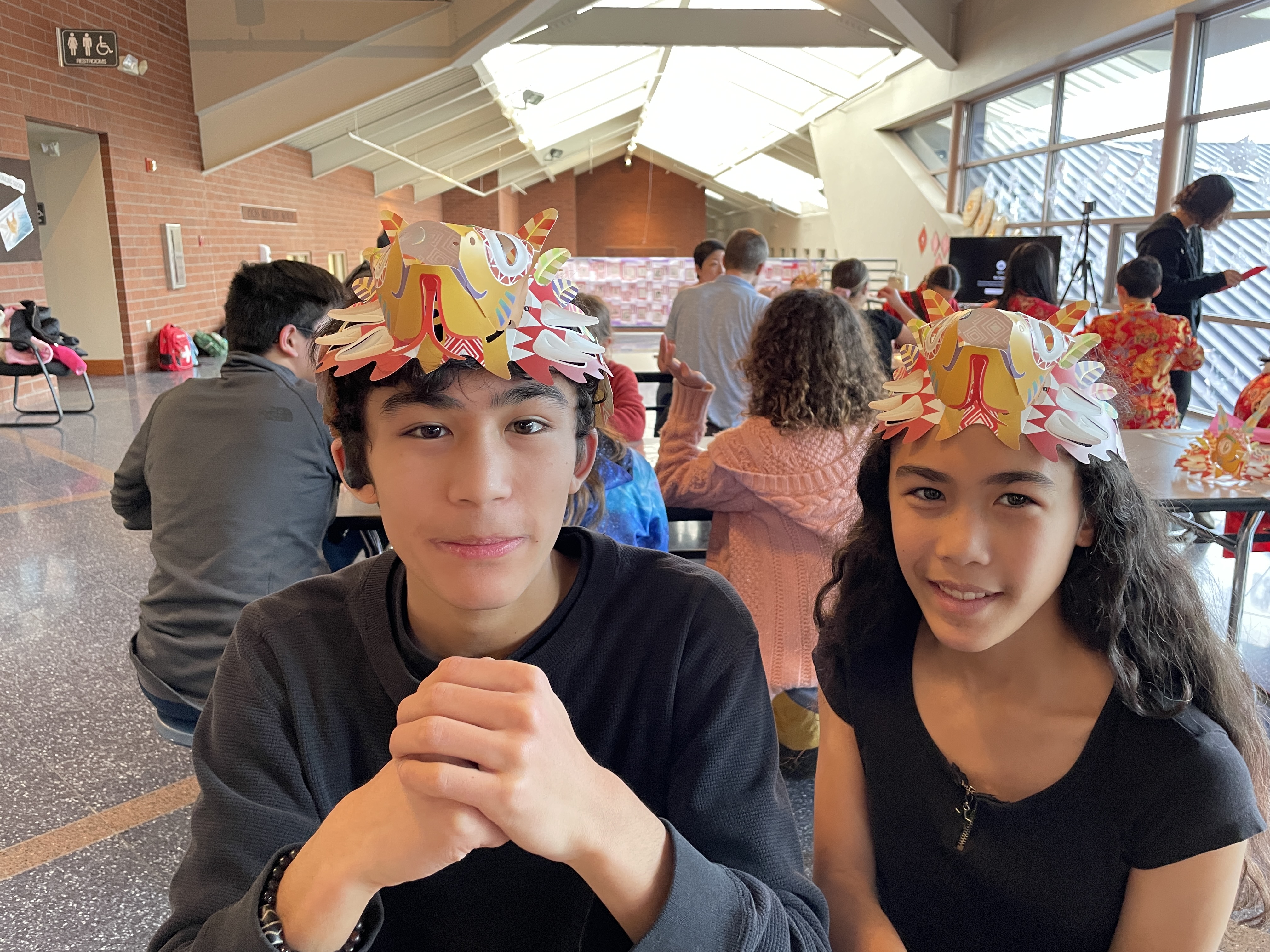 蛇年頭飾組裝與拍照