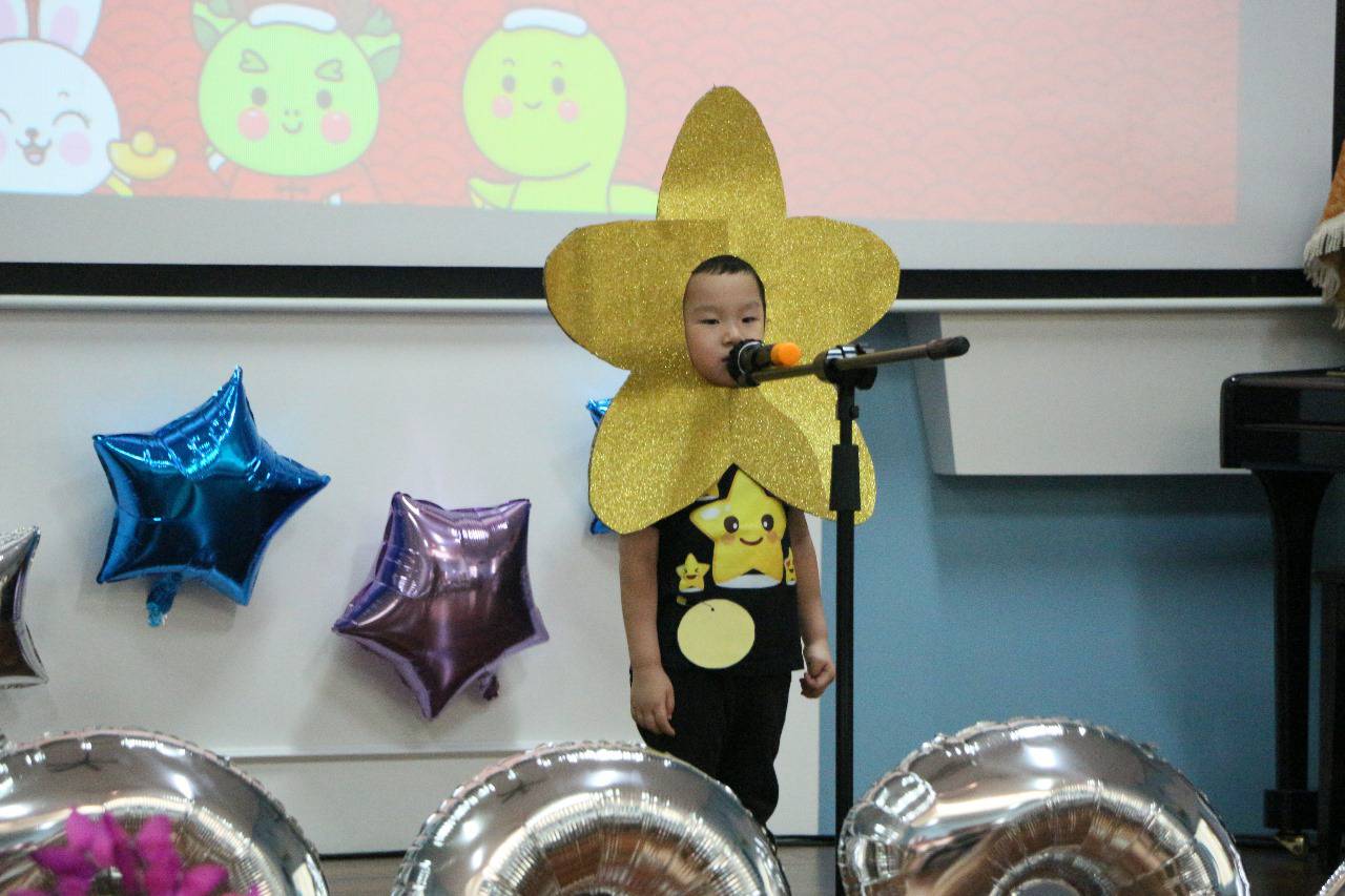 2024泗水臺校正體漢字文化節活動＜兒歌童詩趣味唱誦比賽＞，小班學生精心裝扮參加比賽