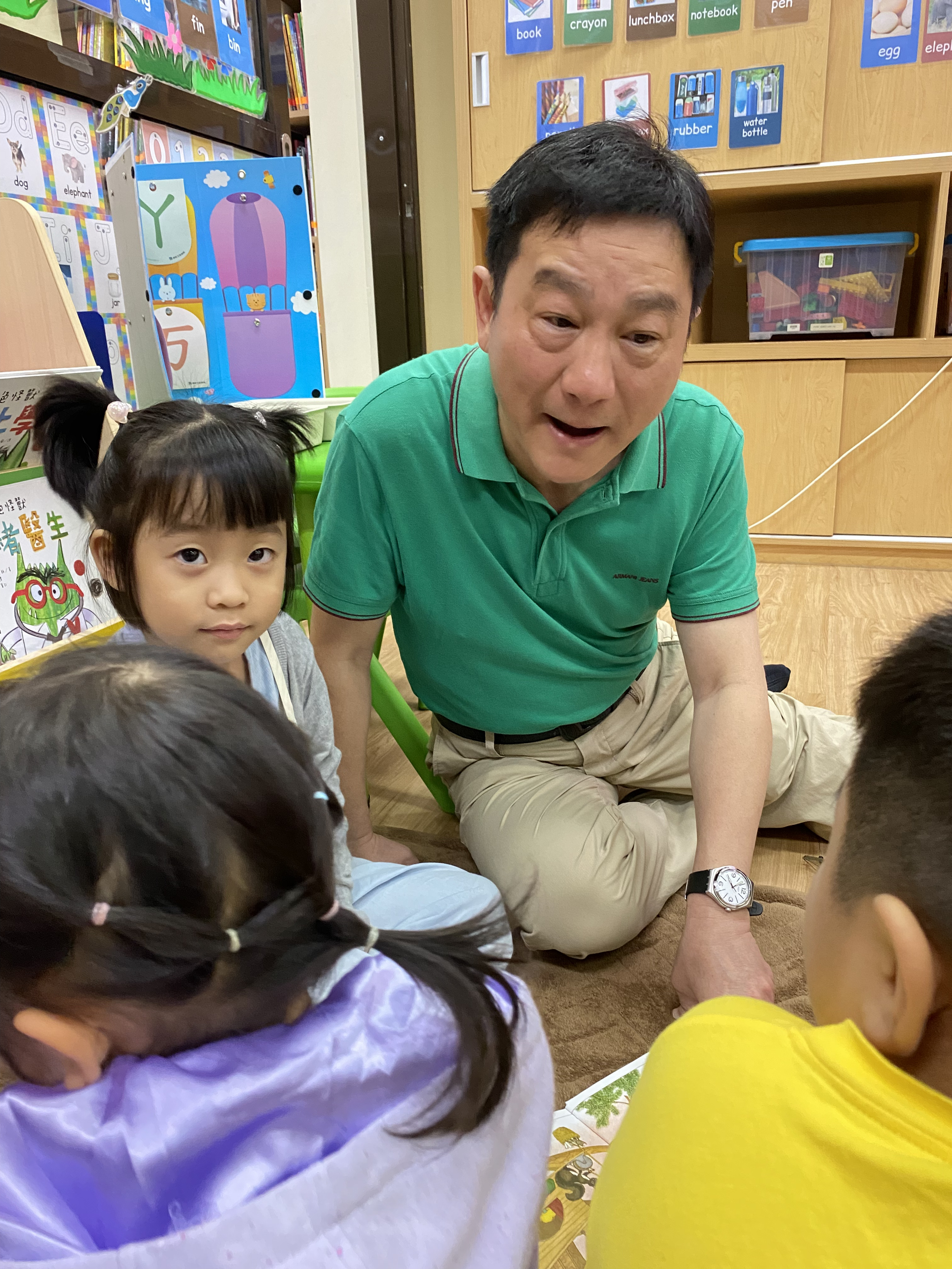 莊敏仁教授與學生互動